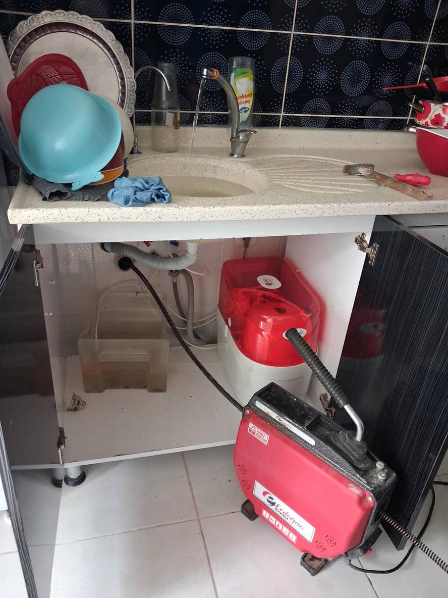 Lavabo gideri açma işlemi